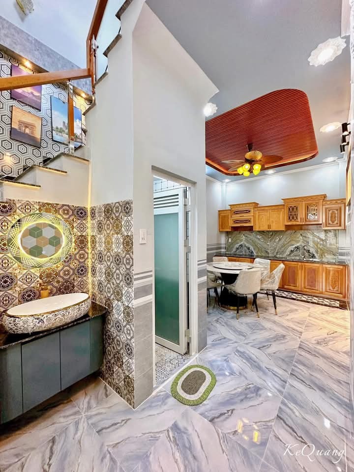 🏡 Nhà Lô Góc 800A Nghĩa Đô, Cầu Giấy - 30 Tỷ - 90m² - Vị Trí Vàng