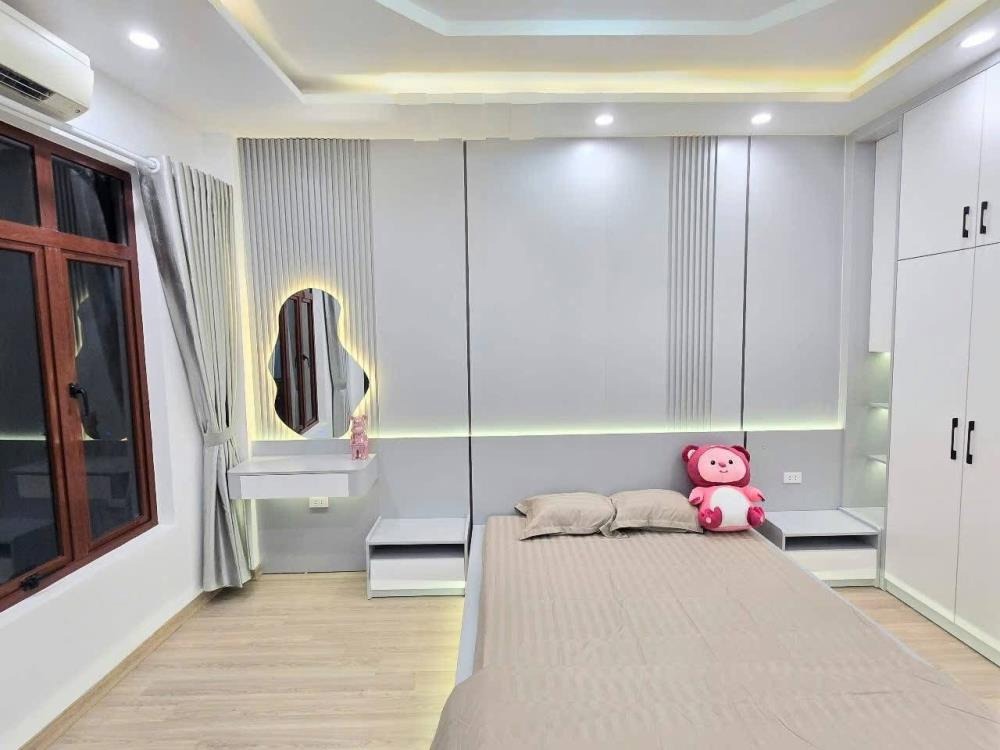 Bán nhà phố Hoàng Mai, 5 tầng, 30m2 - 6.68 tỷ - 0937.158.386