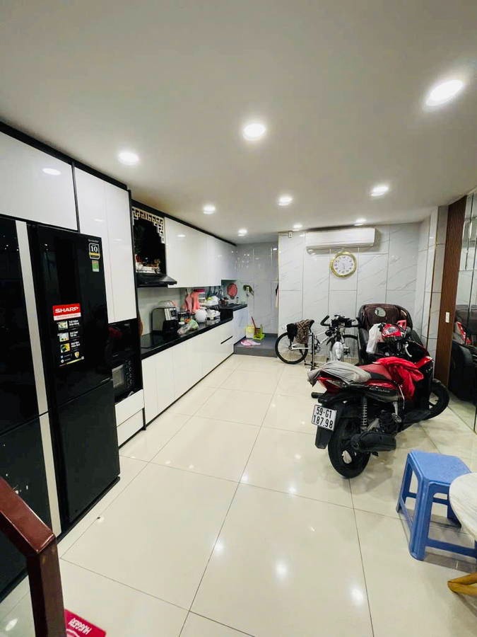 Nhà Đẹp 3 Tầng, Giá 5.7 Tỷ - Nguyễn Văn Yến, Tân Phú - Ở Ngay