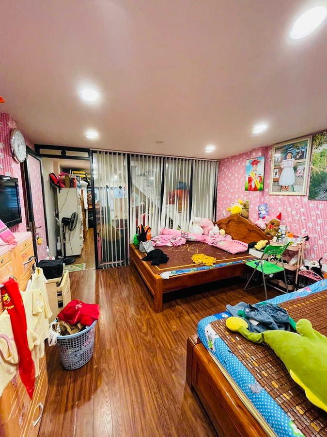 Nhà Đẹp 3 Tầng, Giá 5.7 Tỷ - Nguyễn Văn Yến, Tân Phú - Ở Ngay