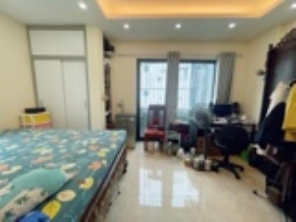 Nhà ngọc thuỵ đẹp - 31m - Giá 5.6 tỷ - Vị trí trung tâm, ô tô đỗ cửa