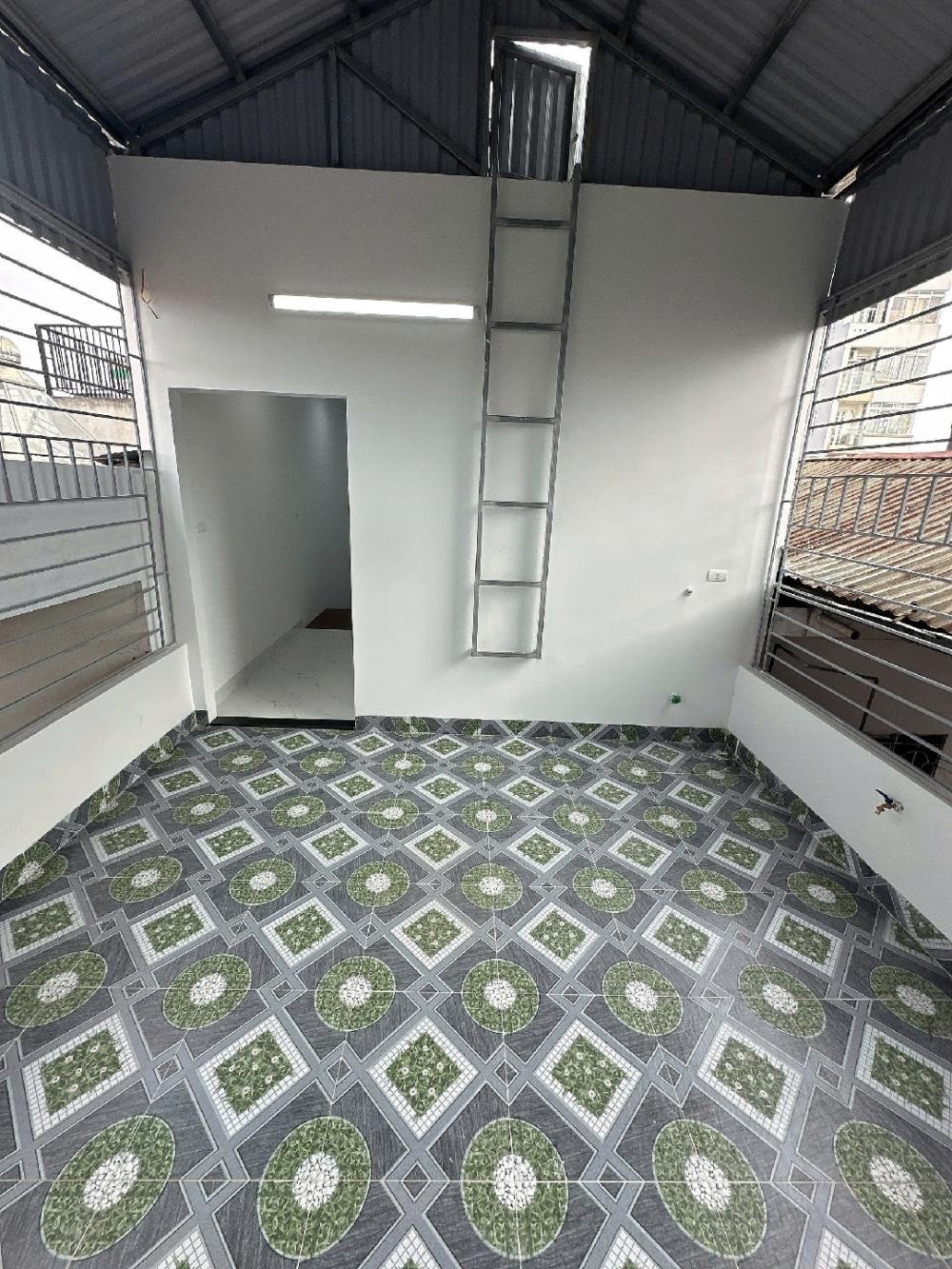 Bán nhà riêng 5 tầng, 30m2, quận Thanh Xuân, Hà Nội - 8.9 tỷ