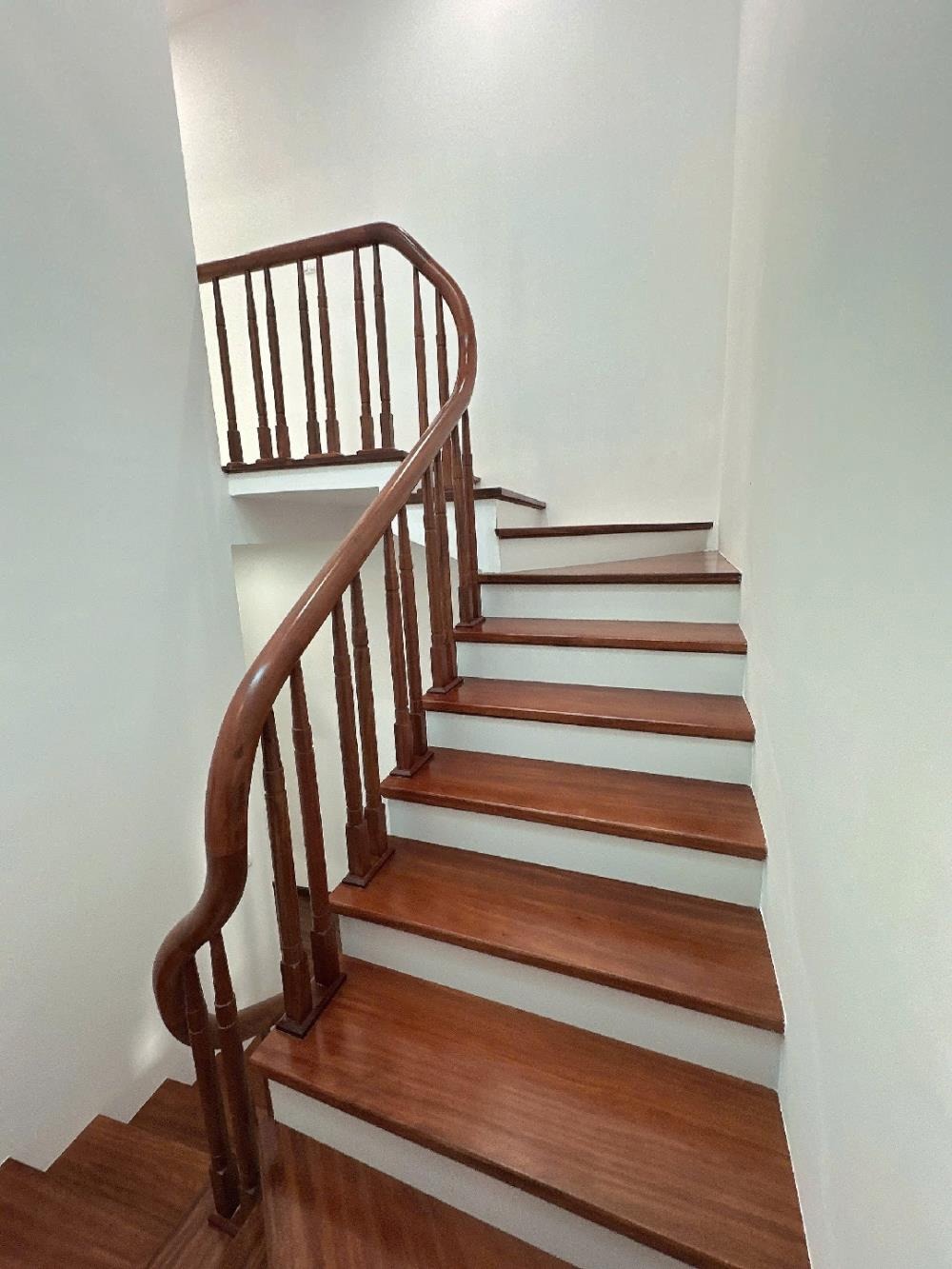 Bán nhà riêng 5 tầng, 30m2, quận Thanh Xuân, Hà Nội - 8.9 tỷ