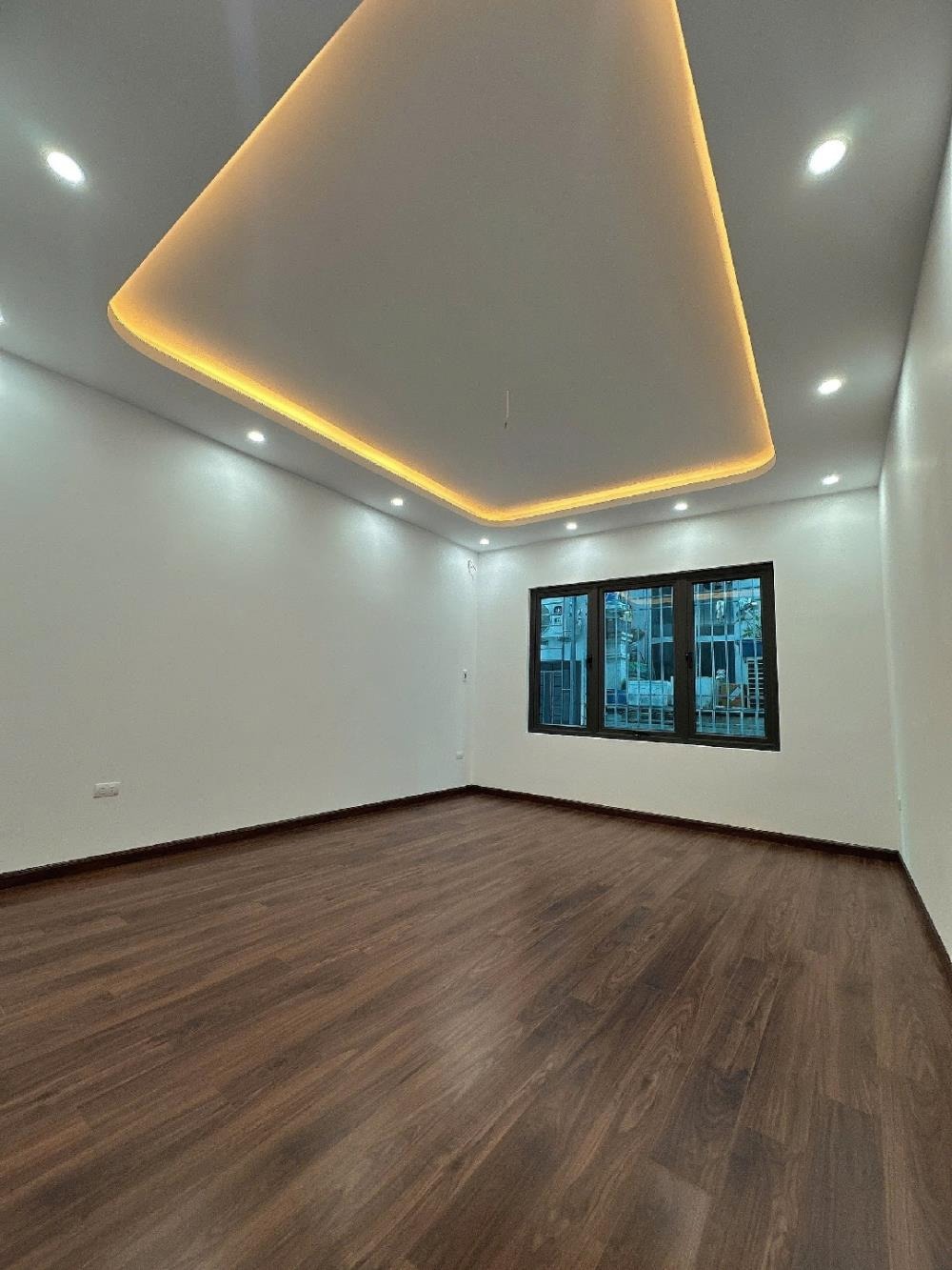 Bán nhà riêng 5 tầng, 30m2, quận Thanh Xuân, Hà Nội - 8.9 tỷ