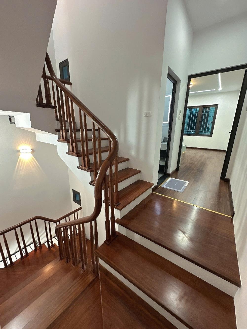 Bán nhà riêng 5 tầng, 30m2, quận Thanh Xuân, Hà Nội - 8.9 tỷ