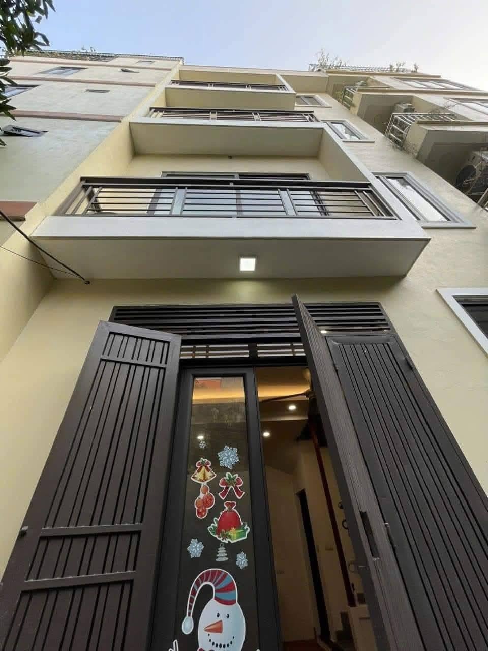 Nhà Đại Mỗ 5 Tầng, Oto Đỗ Cửa, Giá 5.75 tỷ - Vị Trí Đẹp, Tiện Ích Vườn
