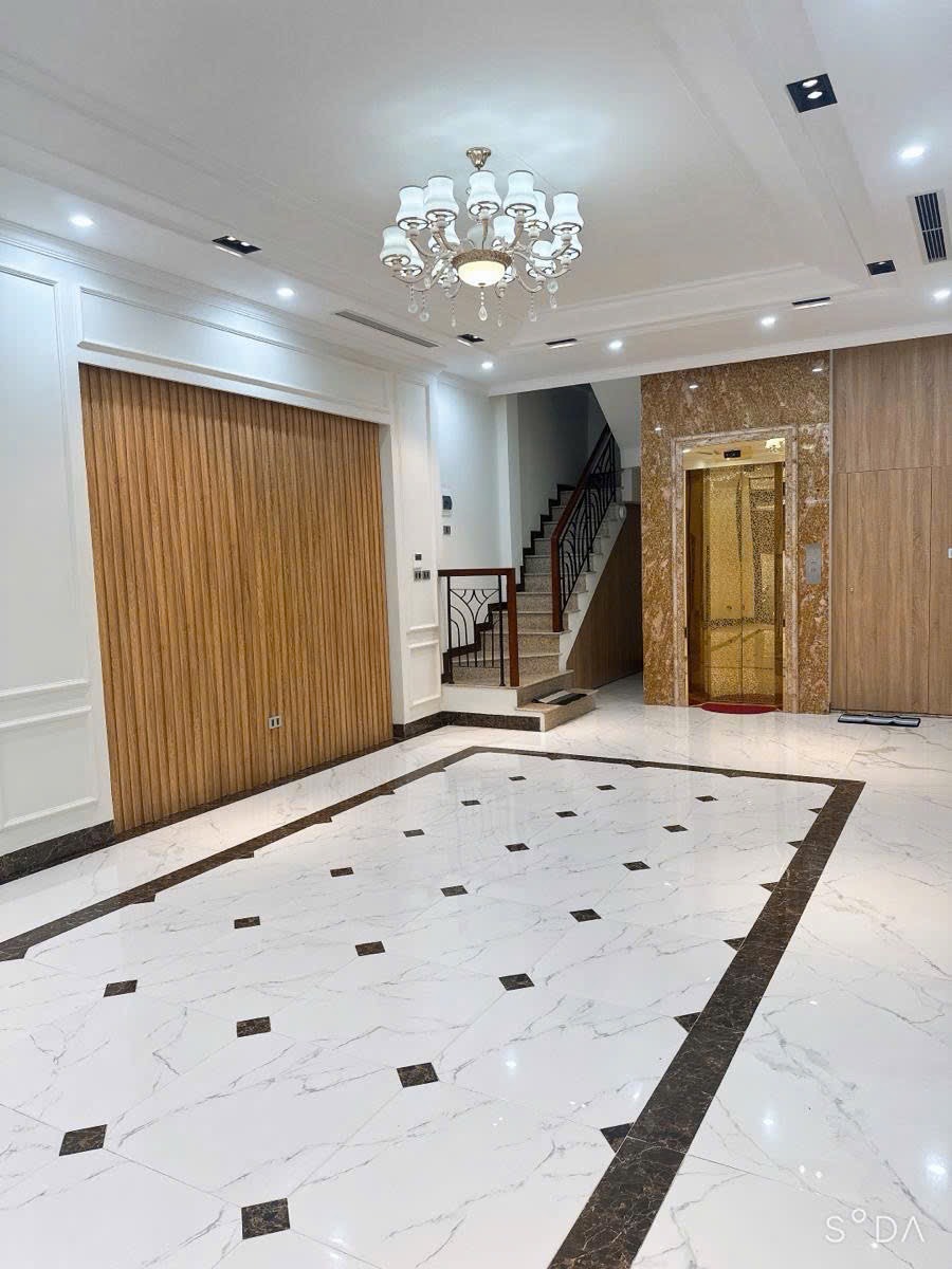 Siêu phẩm Phân Lô Cầu Giấy 50m2 - 6 Tầng - Ô Tô Tránh - Giá Tốt