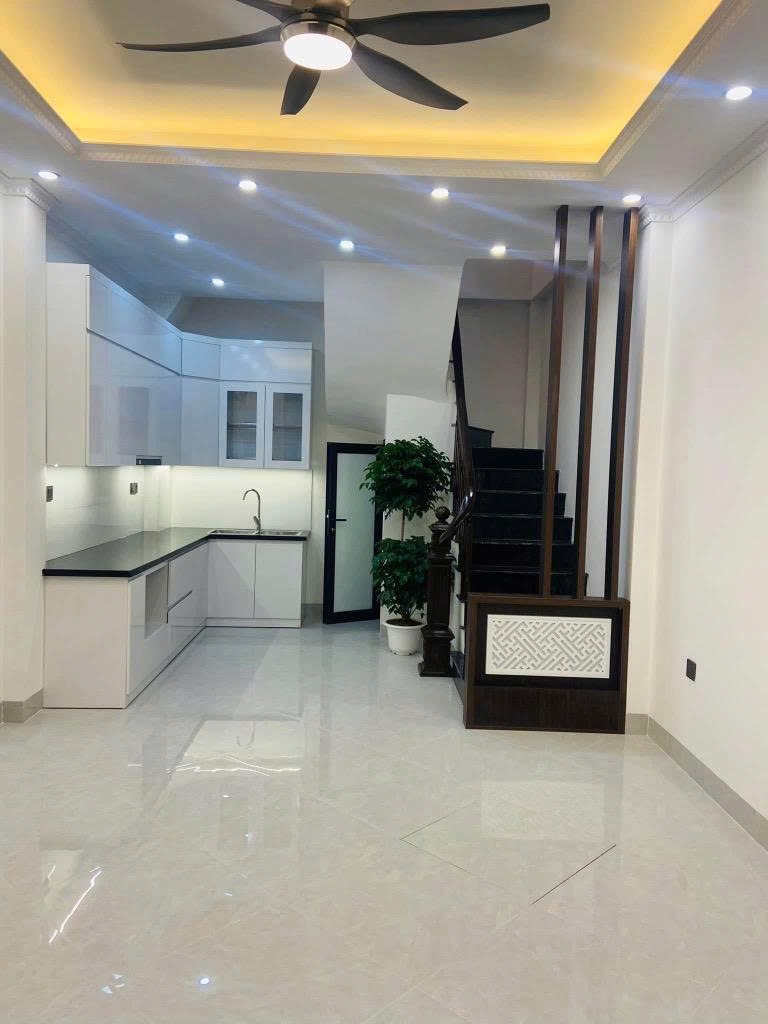 Bán Gấp Nhà Yên Hòa 5 Tầng Mới, Giá Chỉ 7.6 Tỷ - Vị Trí Đẹp, Nội Thất Cao Cấp