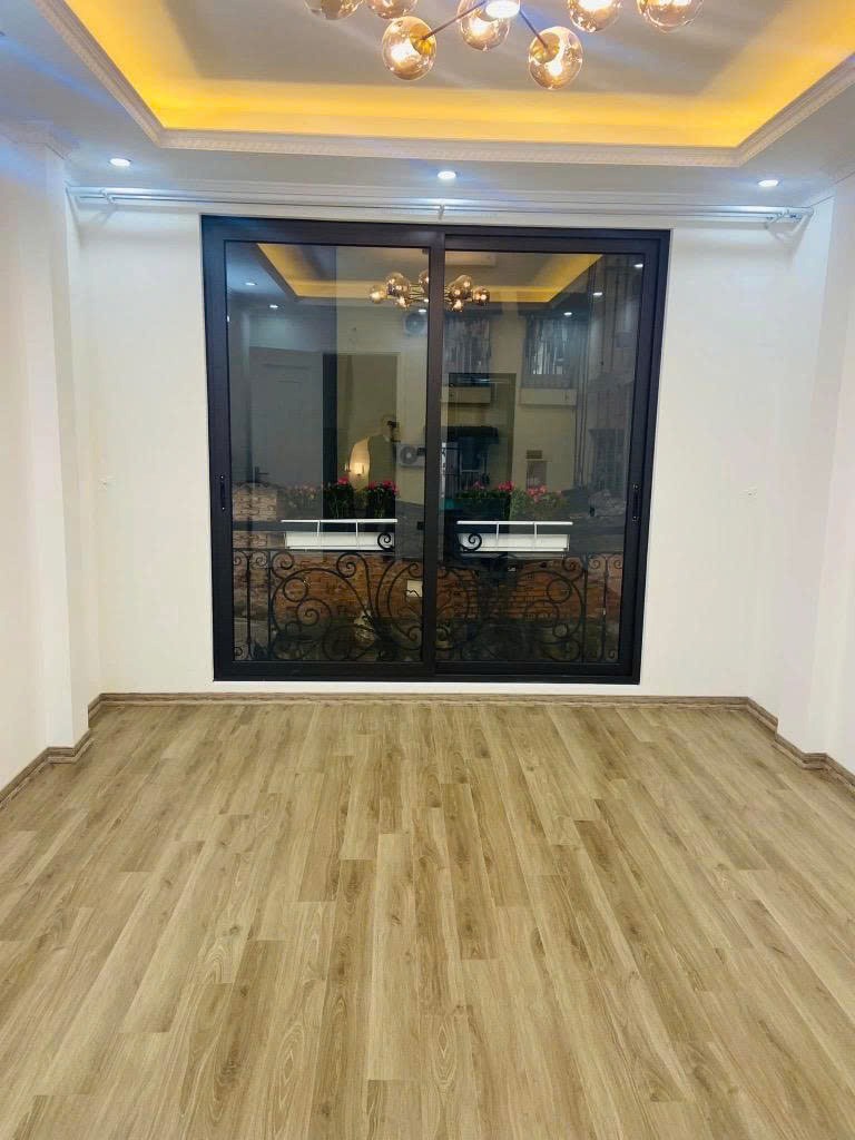 Bán Gấp Nhà Yên Hòa 5 Tầng Mới, Giá Chỉ 7.6 Tỷ - Vị Trí Đẹp, Nội Thất Cao Cấp