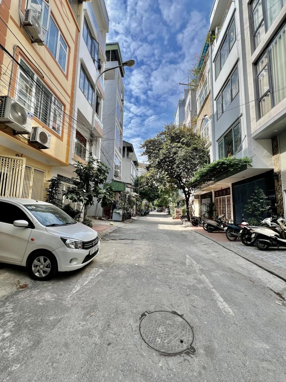 Khu Đô Thị Văn Khê: Nhà 7 Tầng, Thang Máy, Kinh Doanh, Giá Tốt