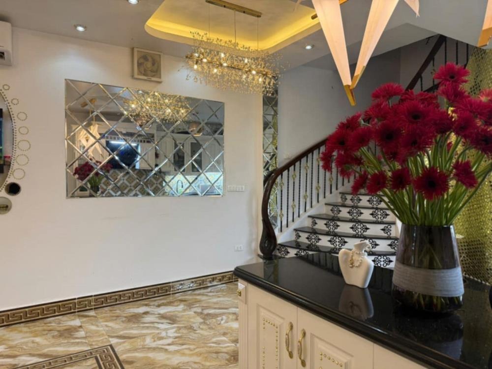 Bán nhà Đường Bưởi - Phân lô cao cấp, 4 tầng, nội thất đẹp - Giá tốt