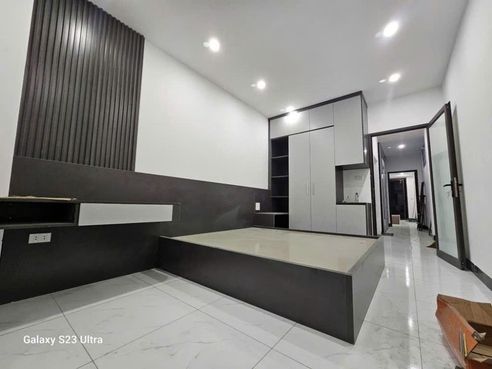 Bán nhà Tân Ấp, Ba Đình: Lô góc, Ngõ Rộng, Thang Máy, 6PN - Giá 12 tỷ