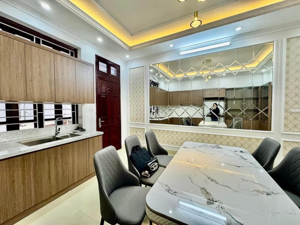 Bán Nhà Mặt Tiền Hà Đông - 4 Tầng, Phân Lô, Ô Tô Tránh - Giá 18 Tỷ
