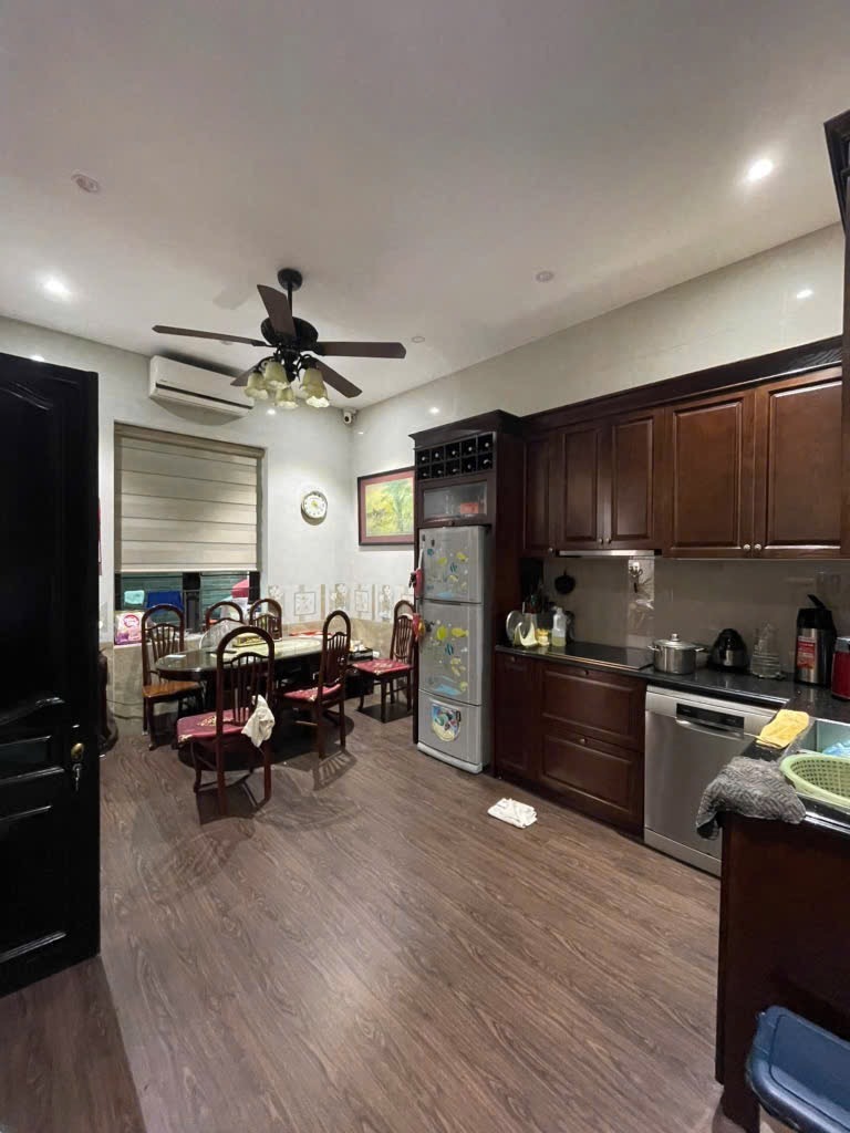 Bán nhà riêng Võng Thị, Tây Hồ: 20.9 tỷ, 88m2, 3PN, Full Nội Thất