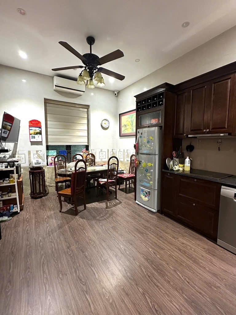 Bán nhà riêng Võng Thị, Tây Hồ: 20.9 tỷ, 88m2, 3PN, Full Nội Thất