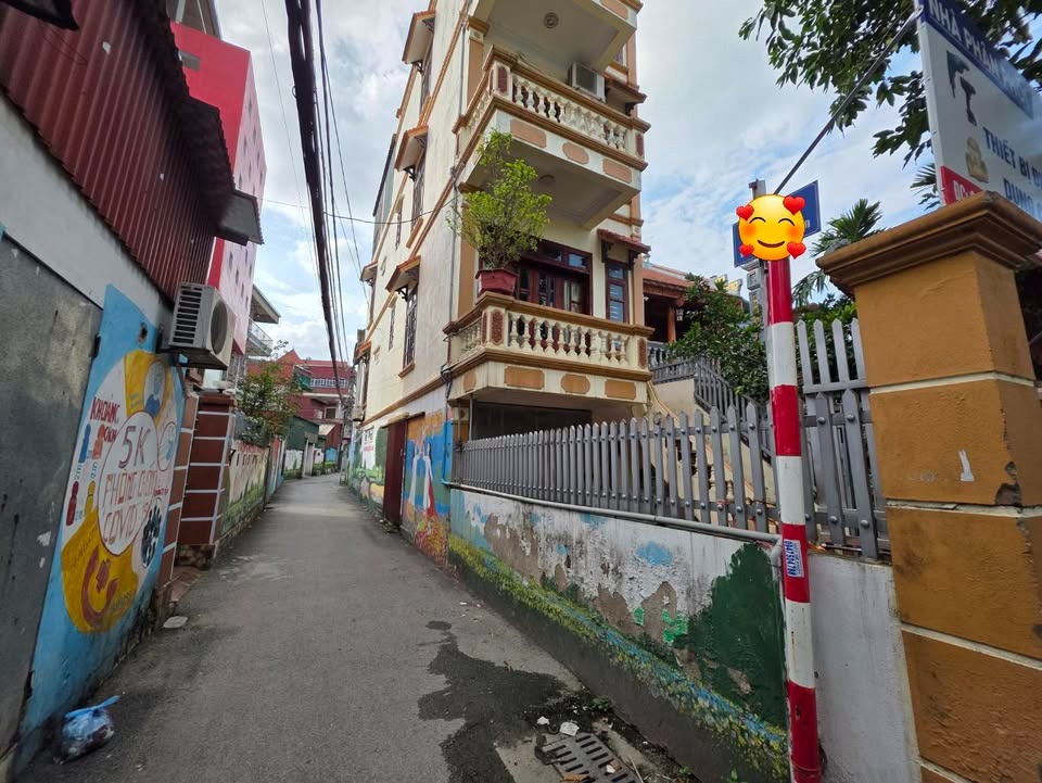Đất Ngọc Thụy, Long Biên - Tặng Nhà C4 - 4 Tỷ Nhỉnh - Ô Tô Vào Đất