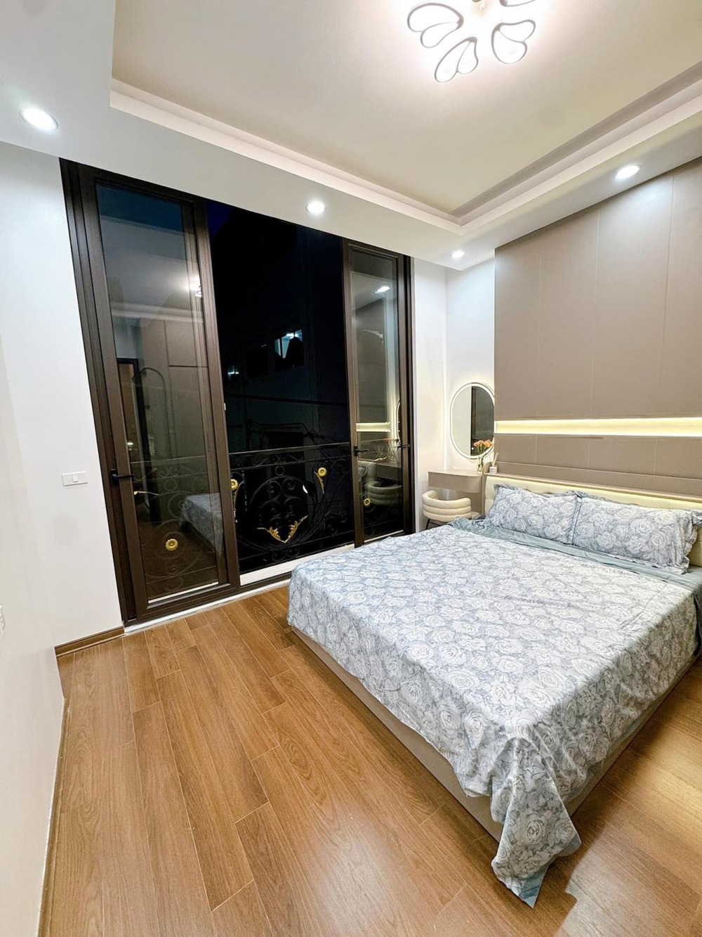 Vạn Phúc Hà Đông: Nhà 5 Tầng Mặt Ngõ Ô Tô Kinh Doanh, Vị Trí Đẹp