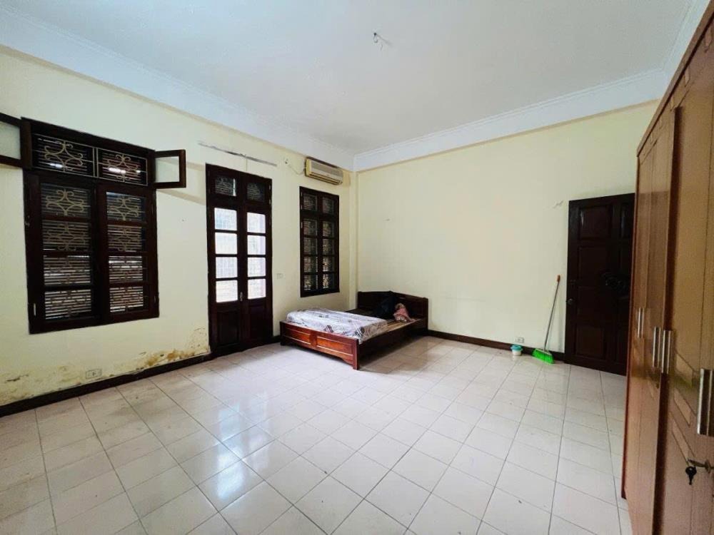 Bán nhà vị trí vàng Đống Đa: 66m2, 4 tầng, MT 5.6m - 28.5 tỷ