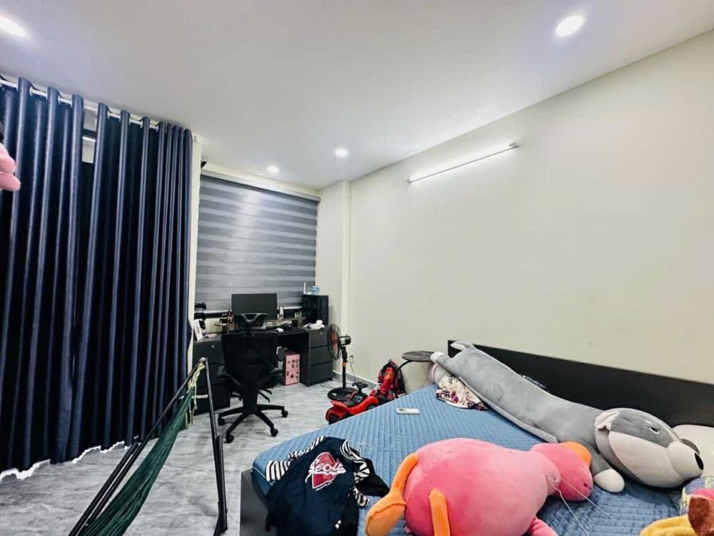 Nhà Hiếm Lê Trọng Tấn: 70m², 4 Tầng, Xe Hơi Trong Nhà - Chỉ 6.7 Tỷ