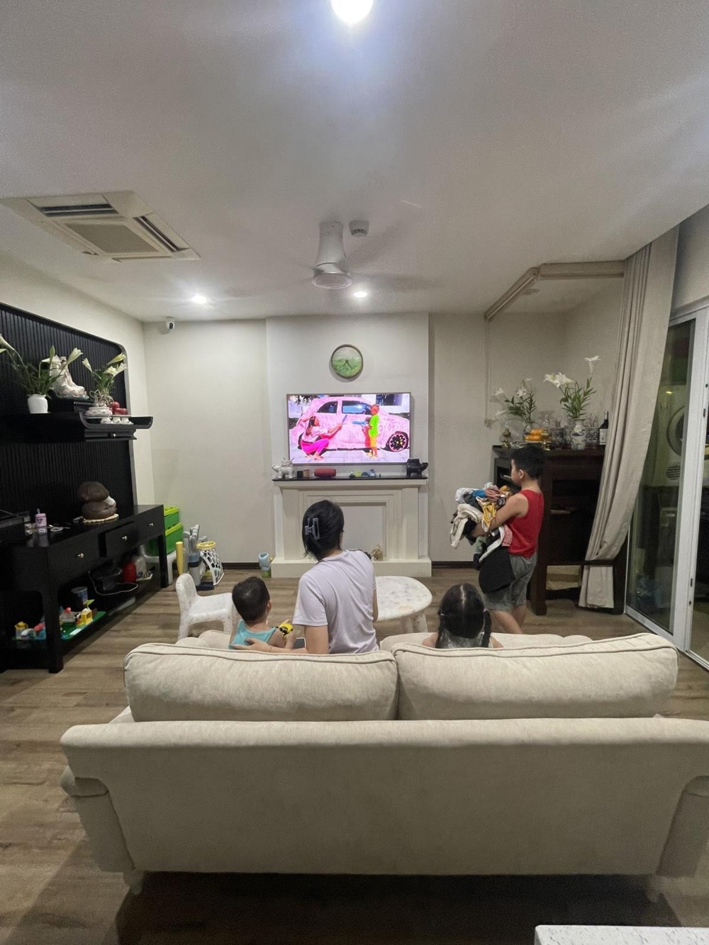 Căn 2PN 70m² Hòa Bình Green City - Ban Công Đông Bắc - Giá Tốt
