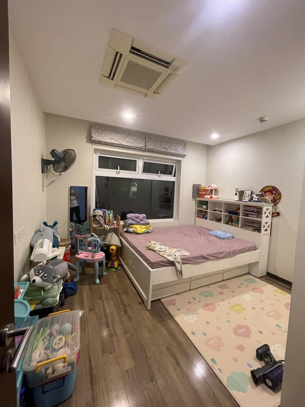 Căn 2PN 70m² Hòa Bình Green City - Ban Công Đông Bắc - Giá Tốt