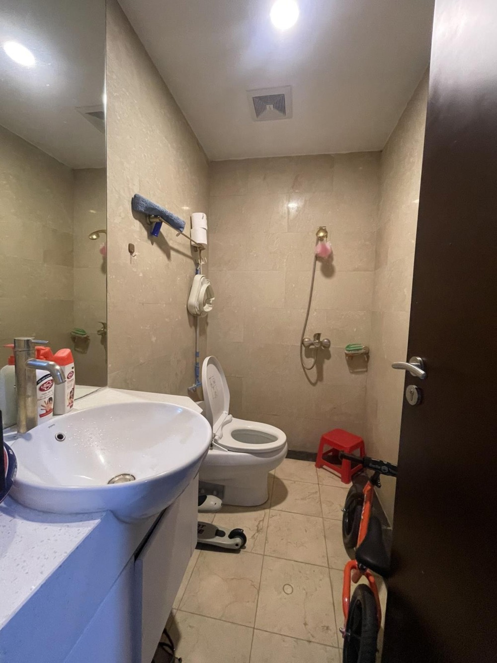 Căn 2PN 70m² Hòa Bình Green City - Ban Công Đông Bắc - Giá Tốt