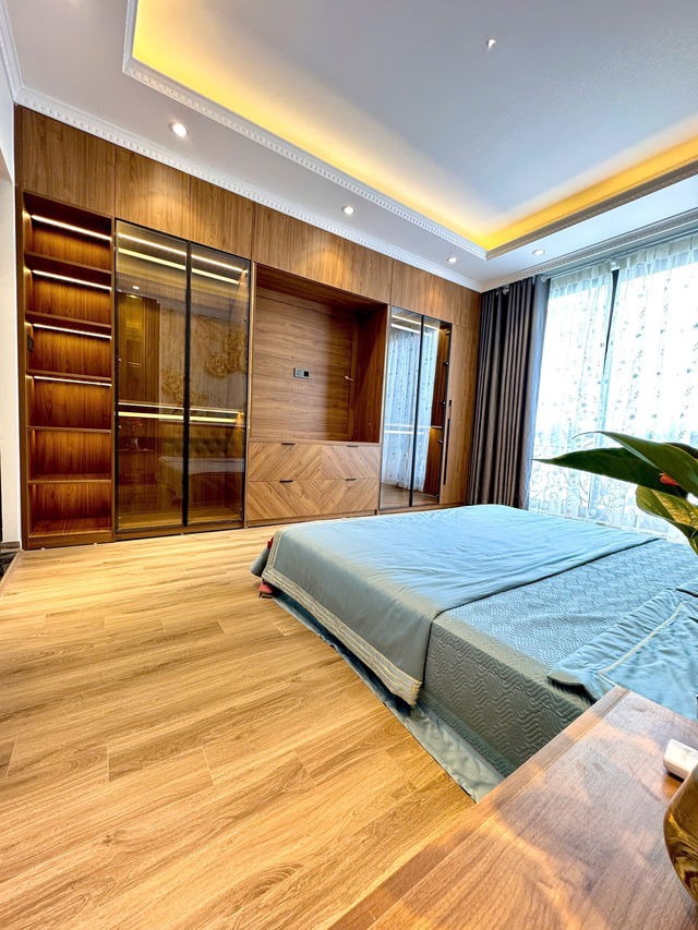 Bán Gấp Nhà Đẹp Yên Hòa, Cầu Giấy: 40m2, 5 Tầng, Mặt Tiền 5m - Giá 8 Tỷ