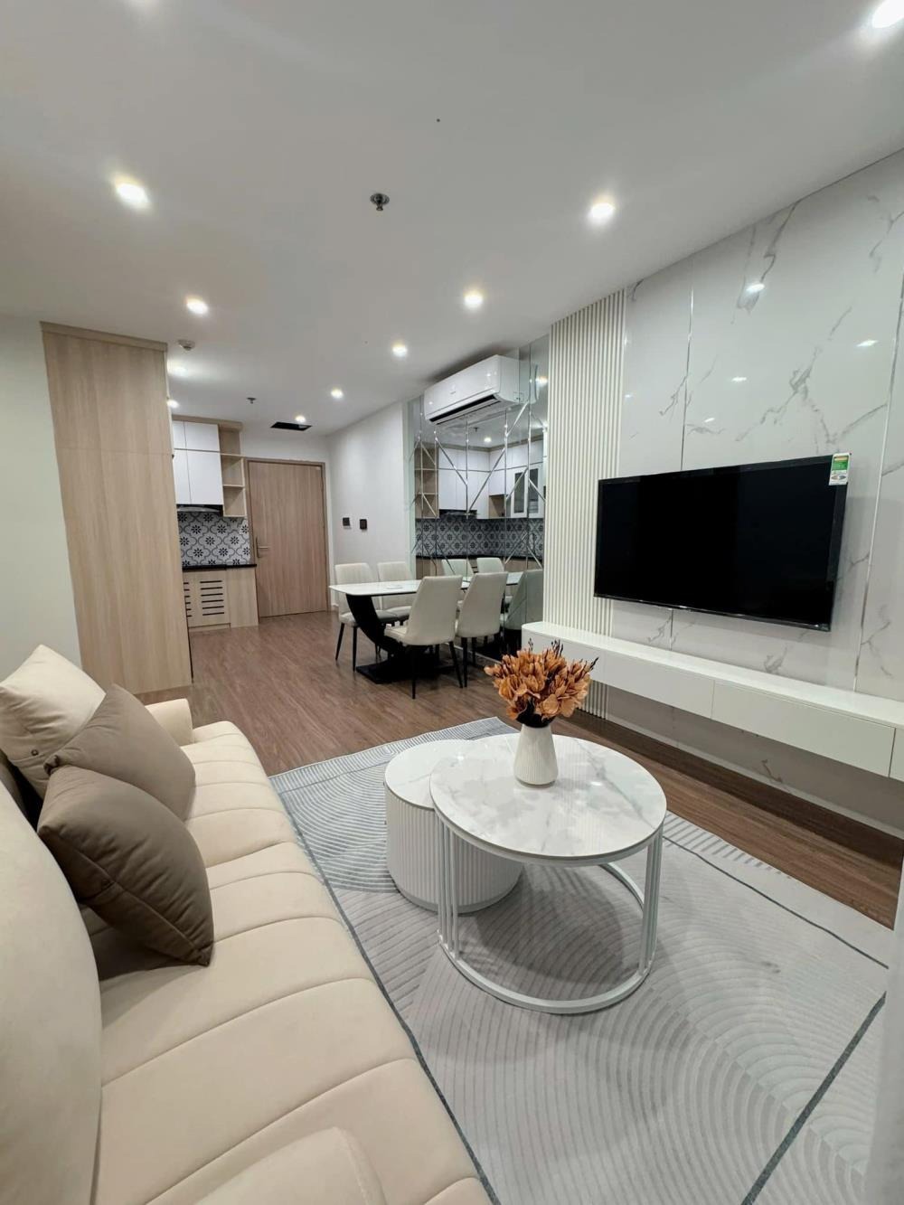 Bán Gấp Căn 2PN VinHomes D Capitale - Full Đồ - Giá 7.2 Tỷ
