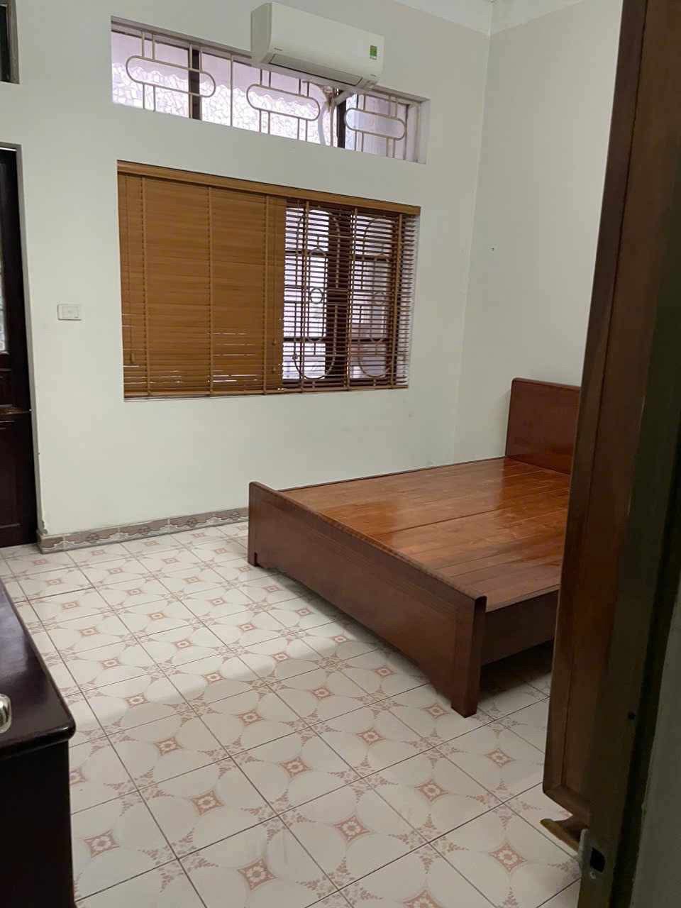 Nhà Tô Vĩnh Diện - 50m2, 3 Tầng, 14.9 Tỷ - Ô Tô Vào - Gần Trung Tâm