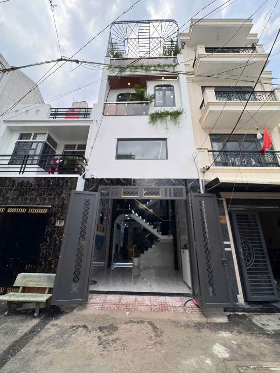 Nhà Đẳng Cấp Nguyễn Ảnh Thủ Quận 12 - Giá 5.8 Tỷ Full Nội Thất
