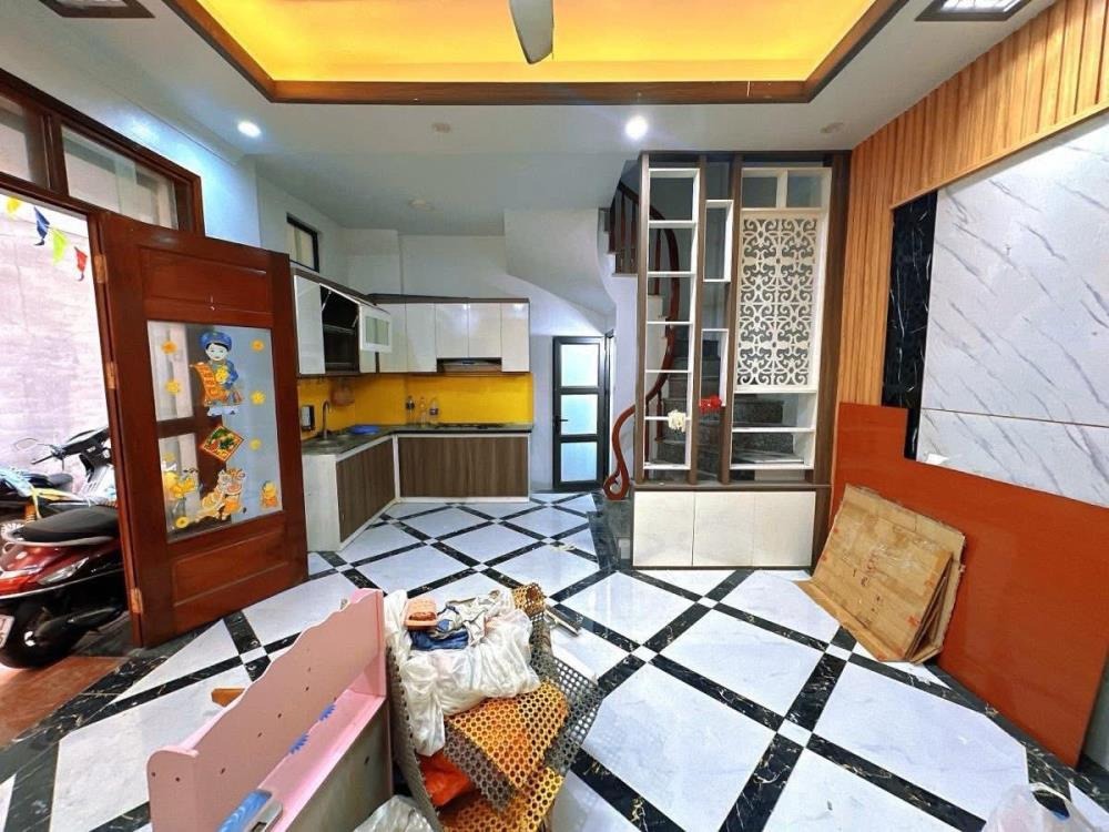 🏡 Bán nhà Lạc Long Quân 30m² 6 Tầng, Mặt Tiền 5m, Giá 7.5 Tỷ - Tây Hồ