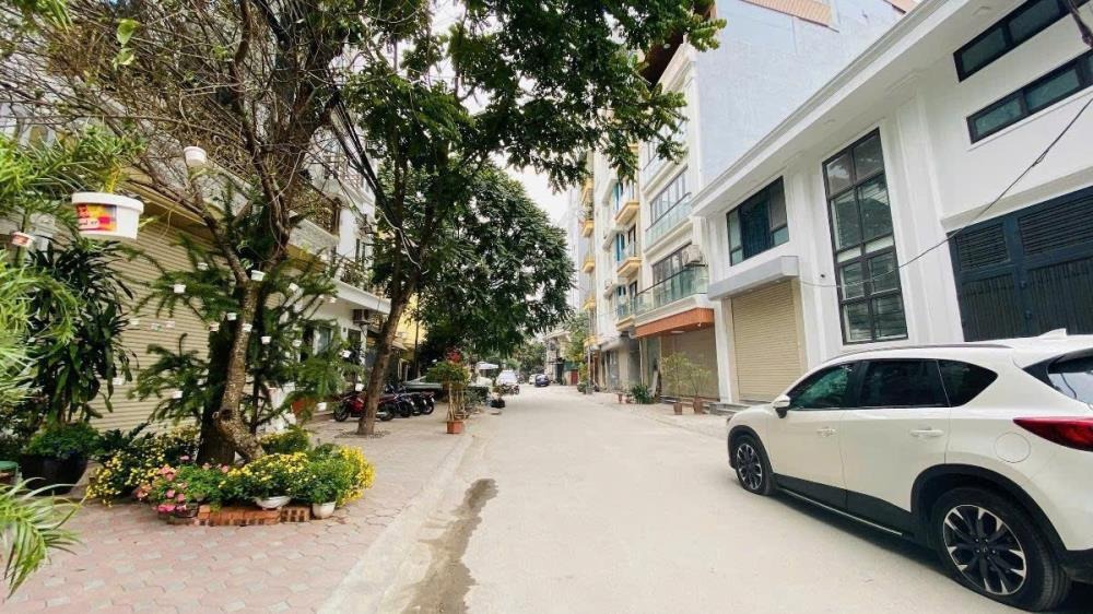 Tuyệt phẩm phân lô ngay cây xăng Nguyên Hồng, 130m2, MT 8m - Giá 44 tỷ