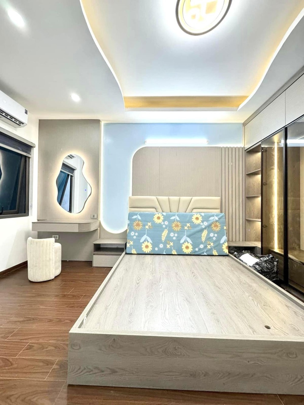 Nhà 30m2, 5 Tầng, Full Nội Thất - Vị Trí Vàng Mỹ Đình, Giá Tốt Nhất Khu Vực