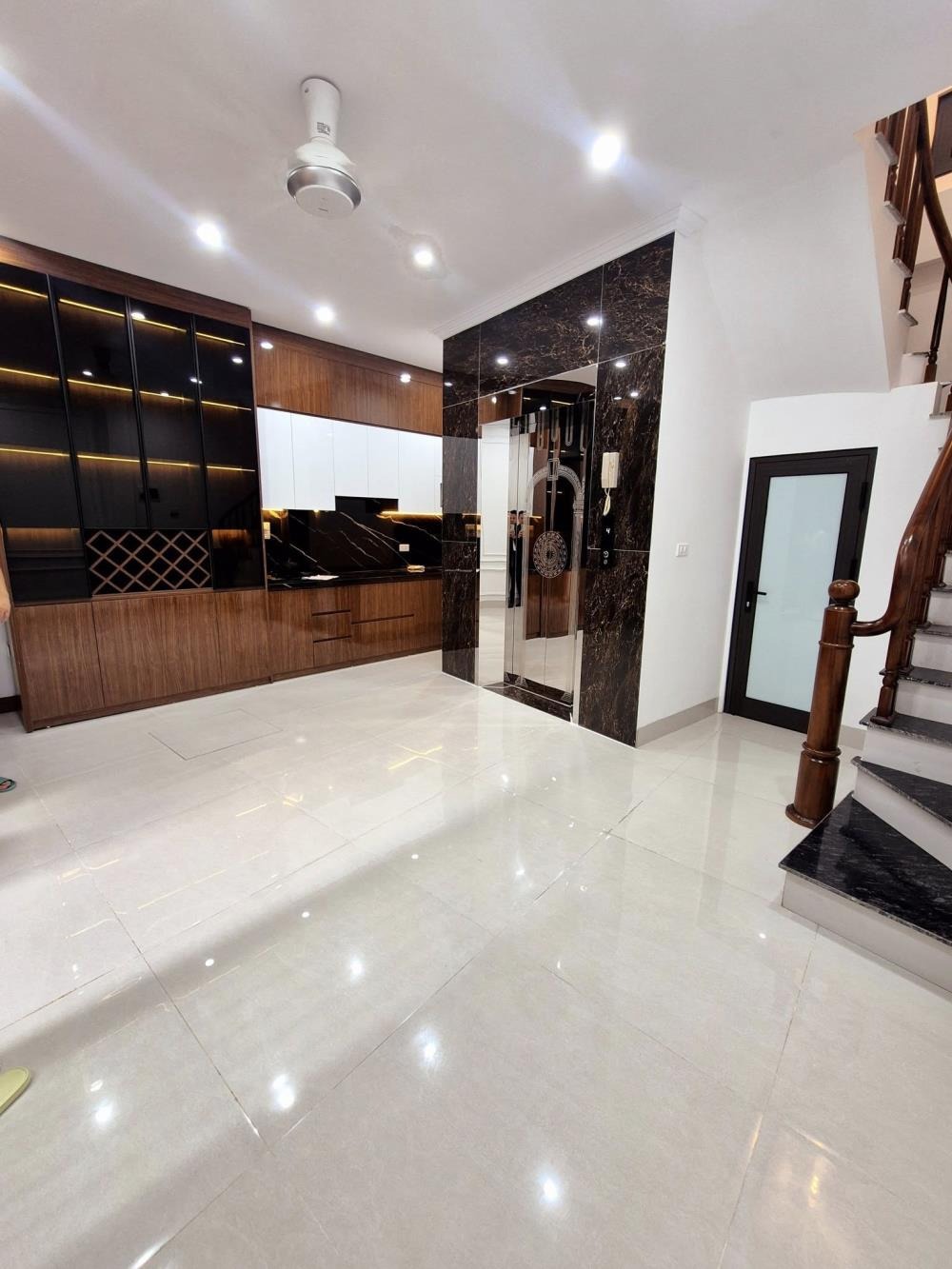 🏠 Bán nhà 6 tầng thang máy, vị trí đẹp - Đồng Cổ, Tây Hồ, giá 11.5 tỷ