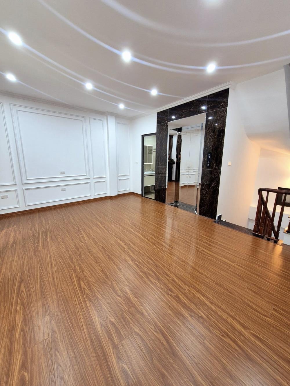 🏠 Bán nhà 6 tầng thang máy, vị trí đẹp - Đồng Cổ, Tây Hồ, giá 11.5 tỷ