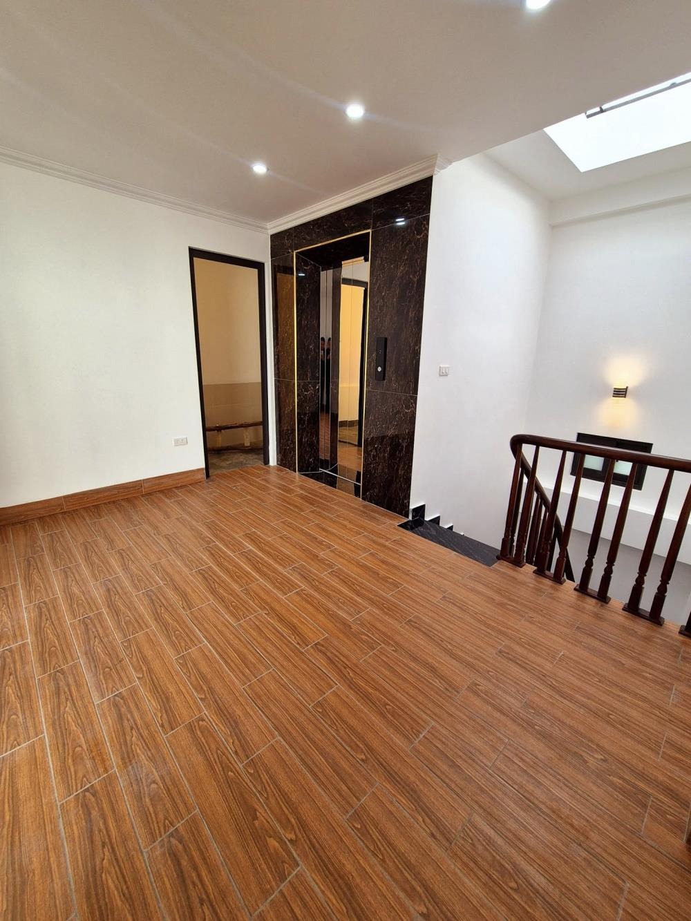 🏠 Bán nhà 6 tầng thang máy, vị trí đẹp - Đồng Cổ, Tây Hồ, giá 11.5 tỷ
