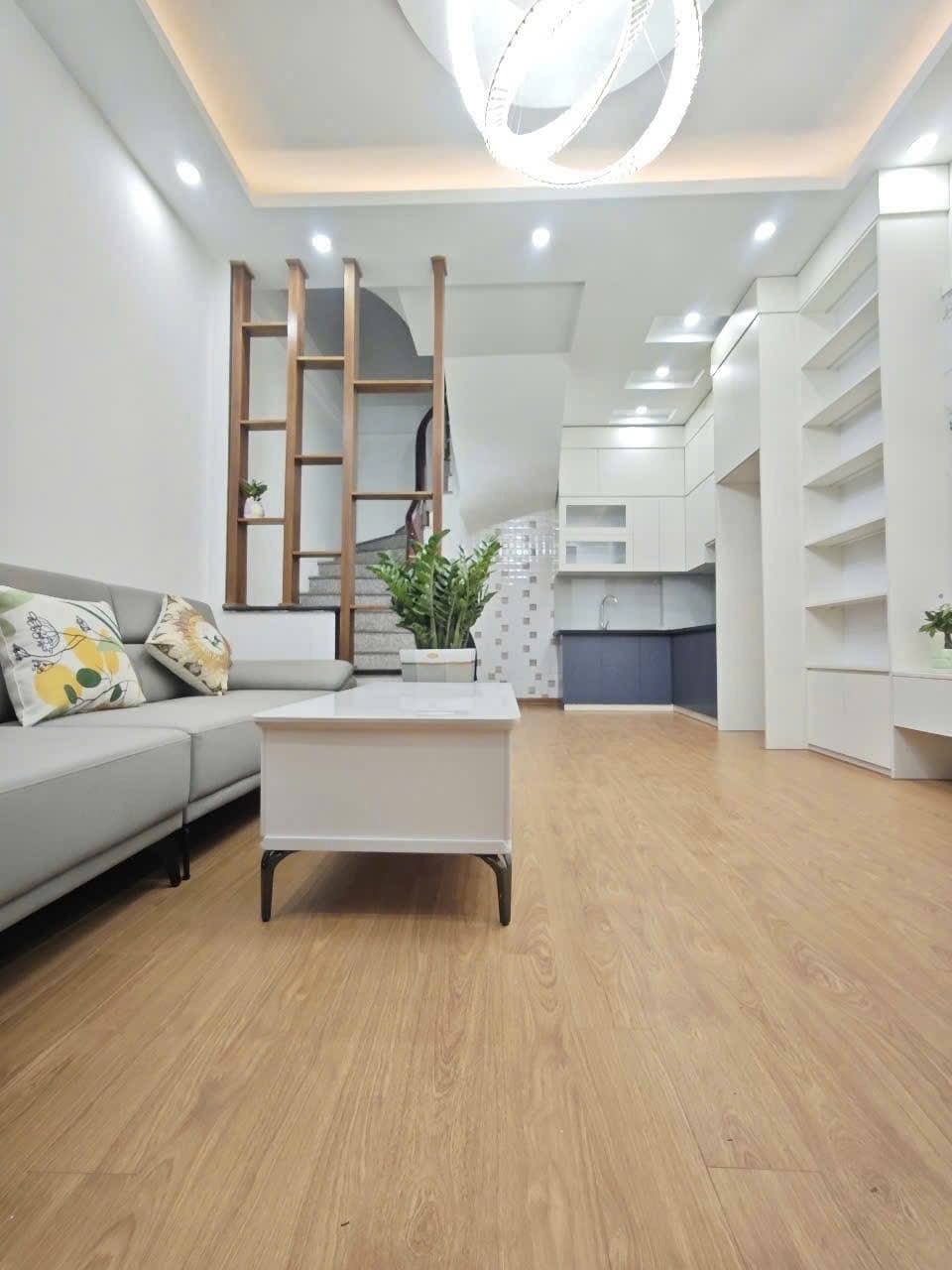 Bán nhà Mỹ Đình 5 tầng, Full Nội Thất, Vị Trí Đắc Địa - Giá 7 Tỷ