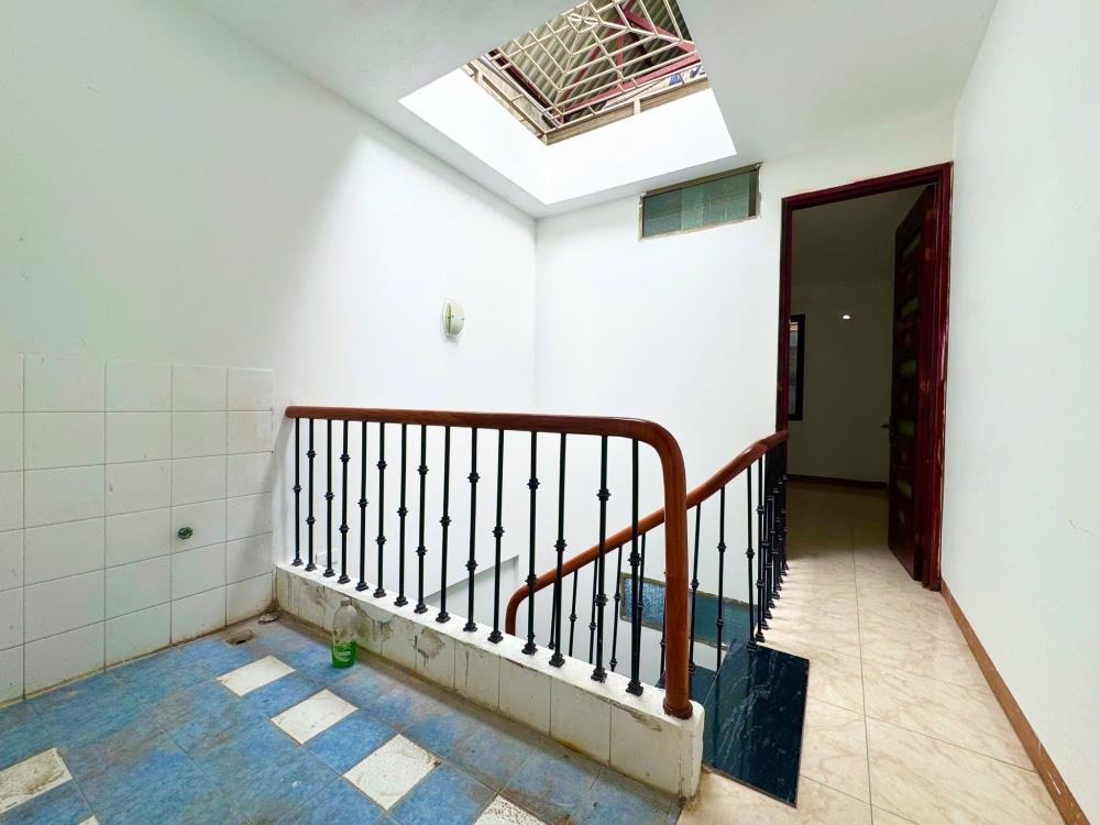 🏡 Bán Nhà Phân Lô VIP Xuân La - Gara Ô Tô, 5 Tầng, Giá 12.2 tỷ
