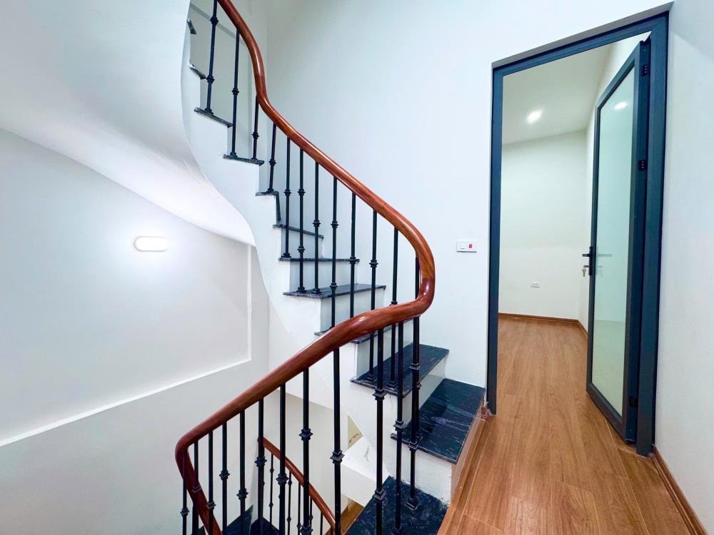 🏡 Bán Nhà Phân Lô VIP Xuân La - Gara Ô Tô, 5 Tầng, Giá 12.2 tỷ
