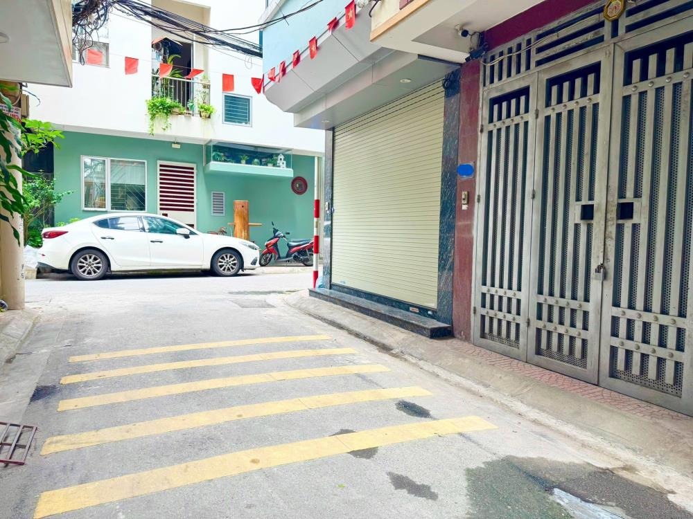🏡 Bán Nhà Phân Lô VIP Xuân La - Gara Ô Tô, 5 Tầng, Giá 12.2 tỷ