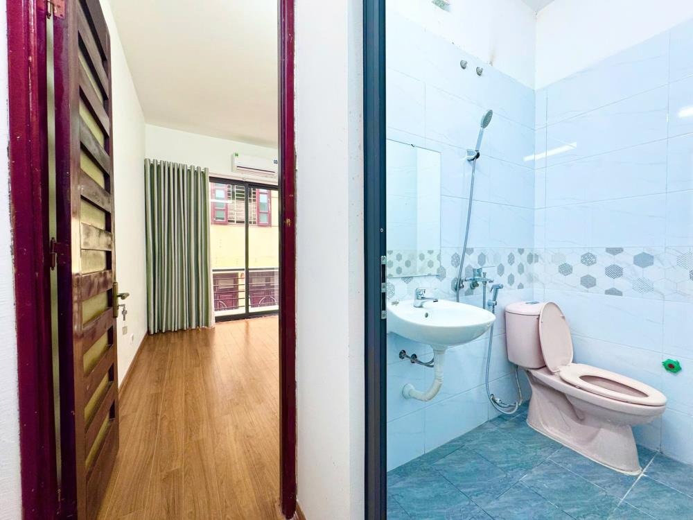 🏡 Bán Nhà Phân Lô VIP Xuân La - Gara Ô Tô, 5 Tầng, Giá 12.2 tỷ