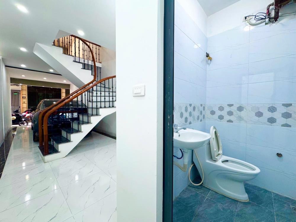 🏡 Bán Nhà Phân Lô VIP Xuân La - Gara Ô Tô, 5 Tầng, Giá 12.2 tỷ