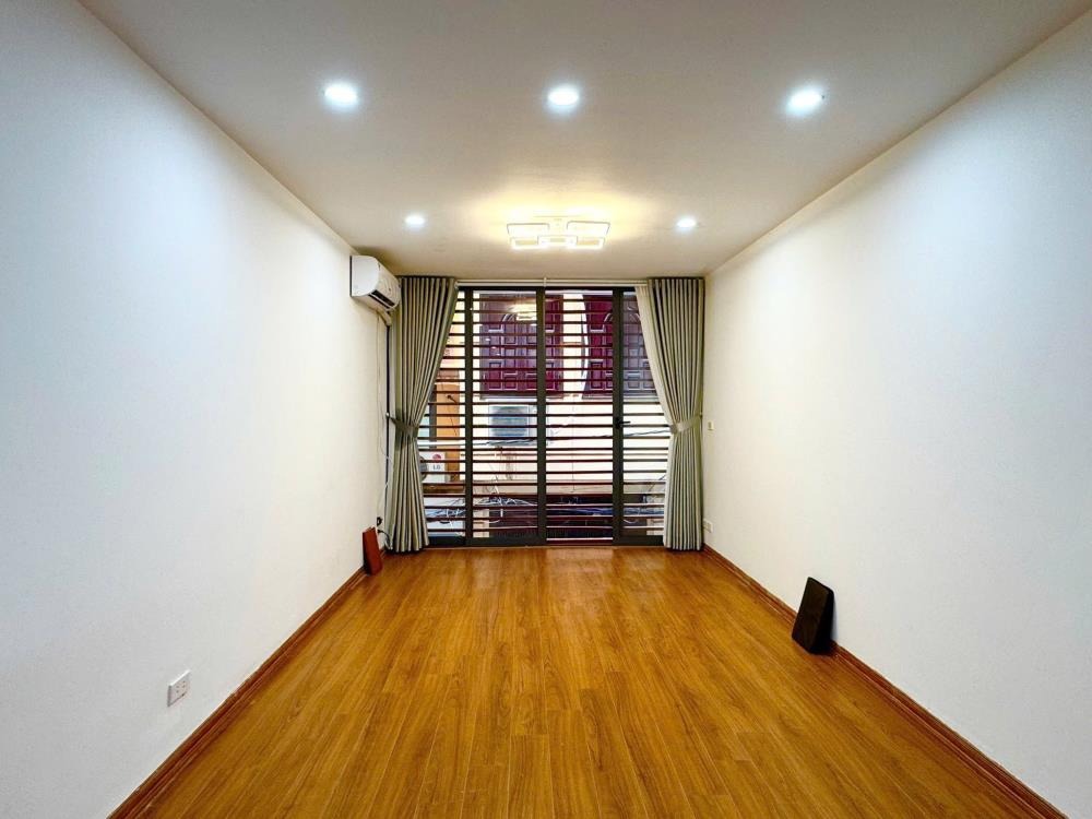 🏡 Bán Nhà Phân Lô VIP Xuân La - Gara Ô Tô, 5 Tầng, Giá 12.2 tỷ