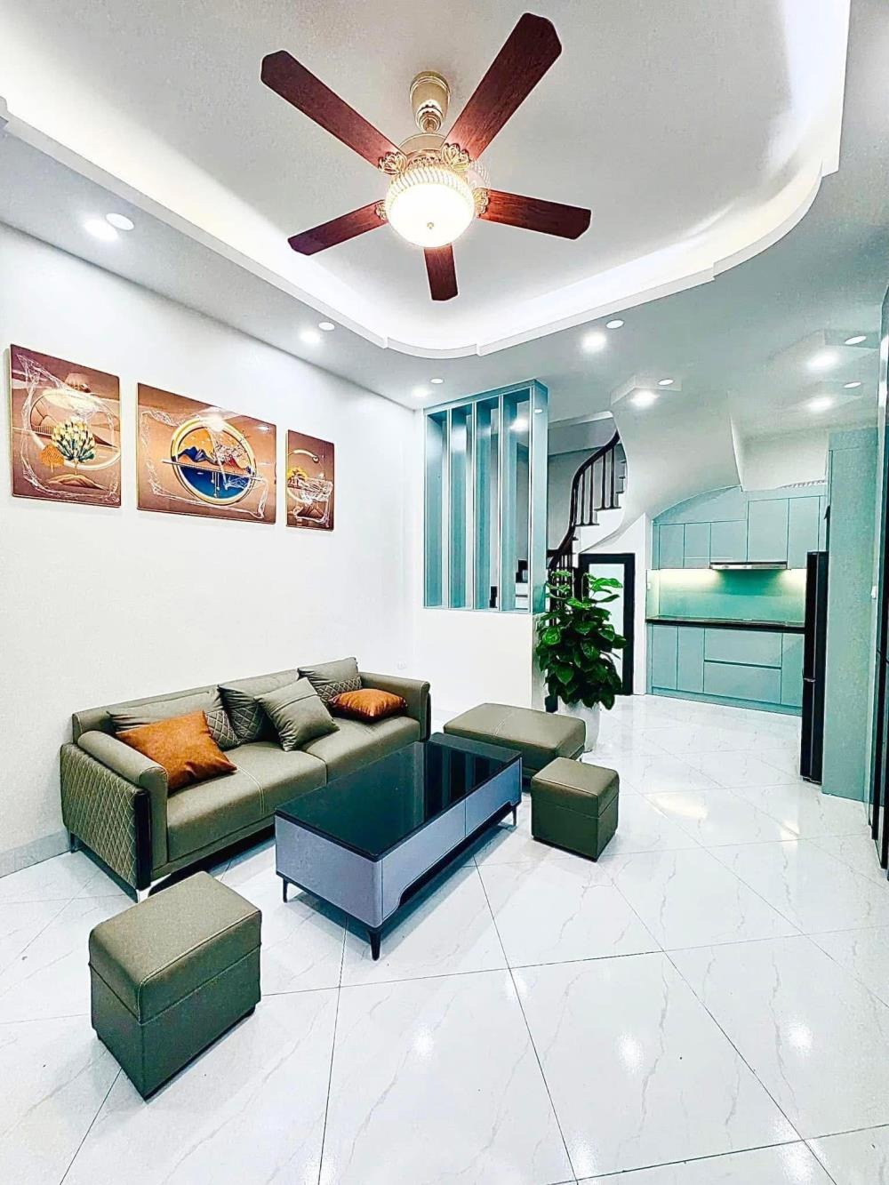 Nhà 5 Tầng, Lô Góc, Mặt Tiền Rộng - Phố Vọng, Hà Nội