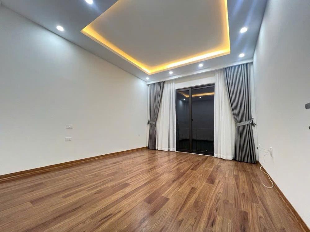 Nhà Xây Mới 5 Tầng - Vị Trí Đắc Địa - Tiện Ích Vượt Trội
