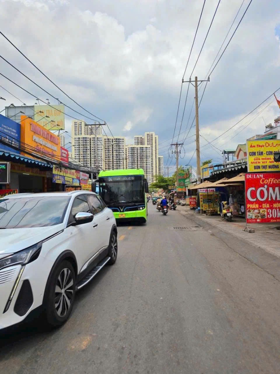 Nhà 2 Tầng, 3PN, Giá 4.3 Tỷ - Nguyễn Xiển, Quận 9 - Vị Trí Đắc Địa