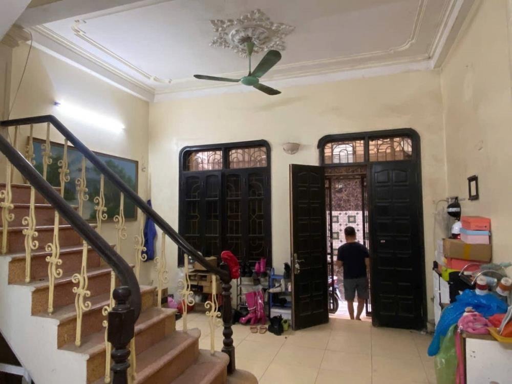 Bán nhà riêng 4 tầng, 48m2, mặt tiền 5m tại Cầu Giấy - Giá 9.4 tỷ TL