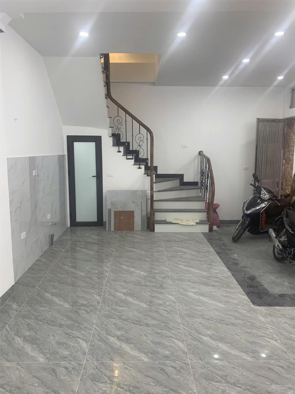 Bán nhà Đội Cấn, Ba Đình: 7PN, 5 tầng, gần Hồ Tây - Chính chủ