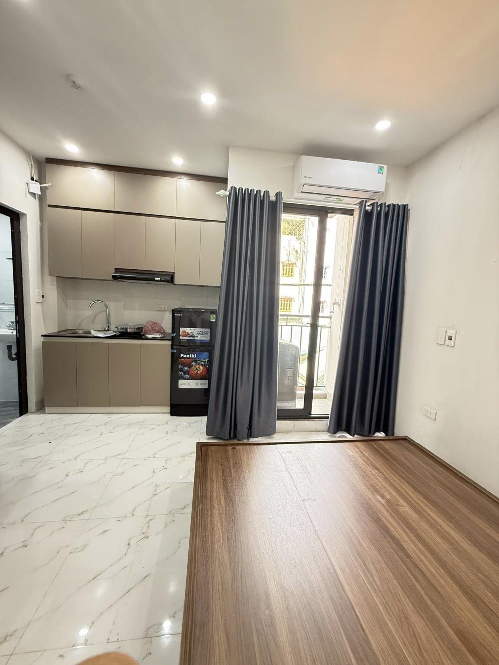 Nhà phố 7 tầng, thang máy, dòng tiền 50tr/tháng - Vị trí đắc địa Dịch Vọng, Cầu Giấy