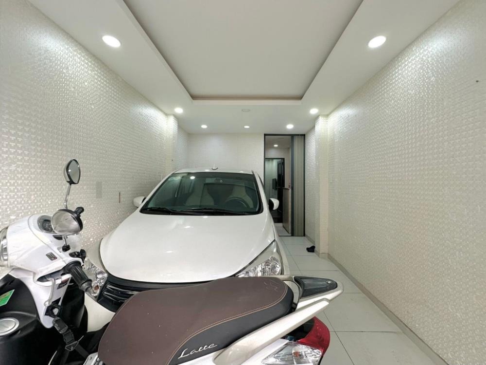 Xe Hơi Vào Nhà - Bán Nhà Đẹp 4 Tầng, Phan Xích Long, 8.5 Tỷ